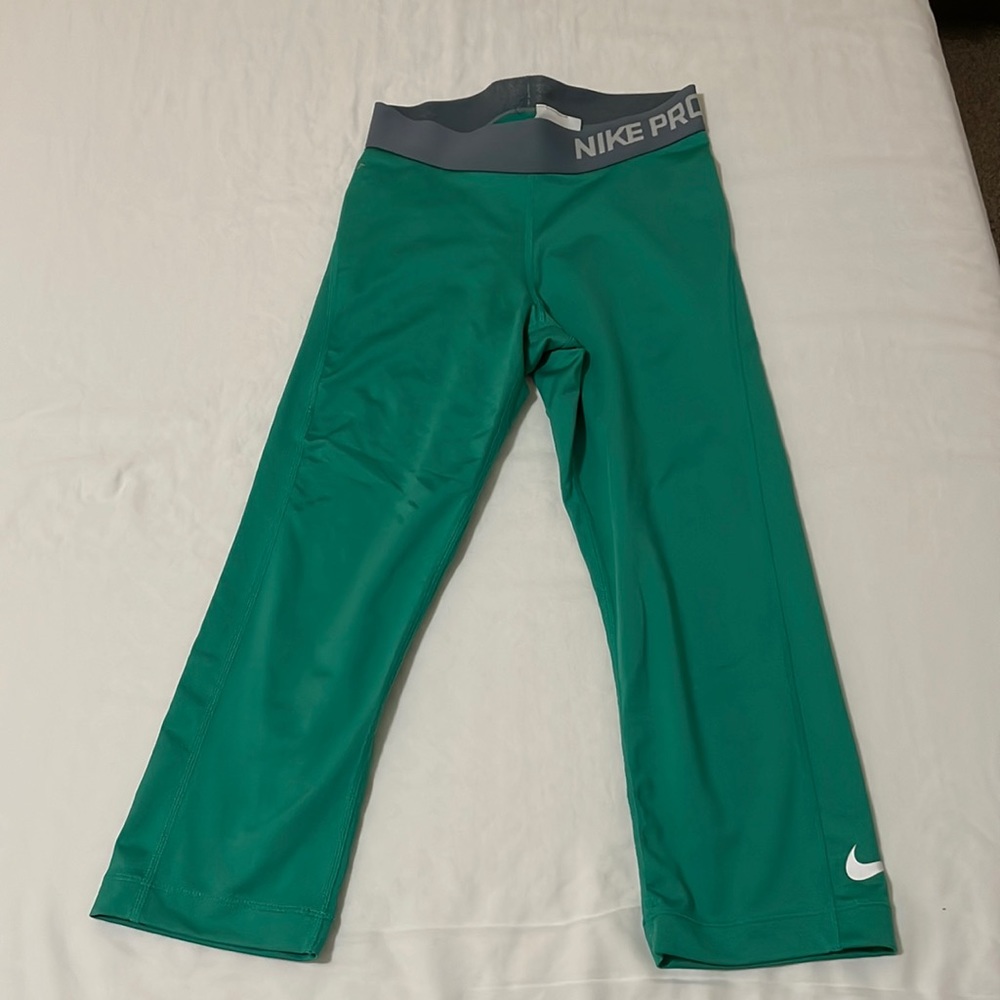 Nike Pro cropped leggings size XS